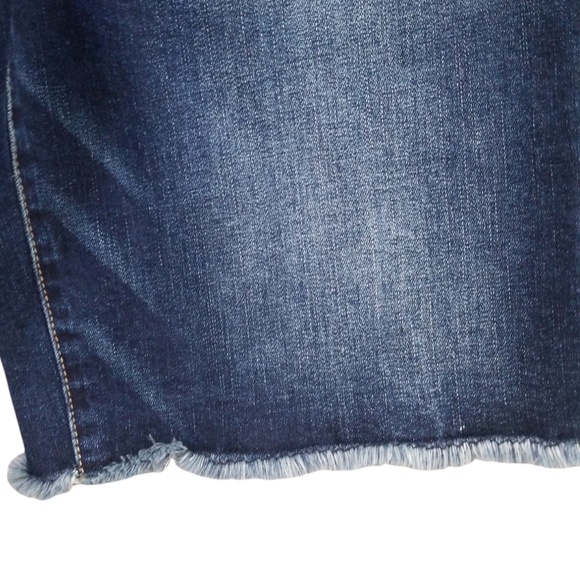 Kut from the Kloth Frayed Hem Bermuda Jean Shorts Size 10 - Picture 7 of 14